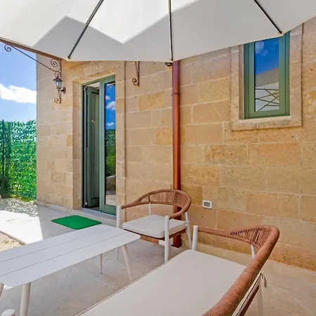 בית חווה Tenuta Dorolivo Agri Relais אוטרנטו